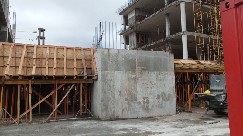 Polo Judicial: se termin la primera losa del edificio restante